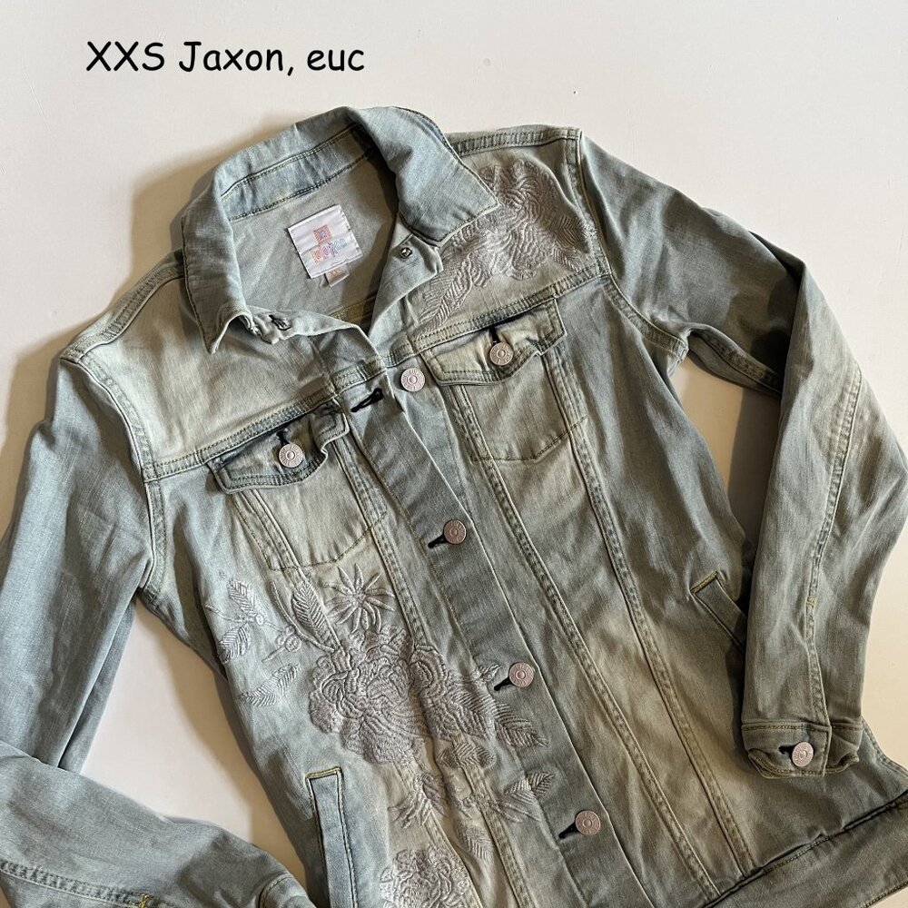 XXS Lularoe Jaxon jean jacket, light blue with white embroidered roses